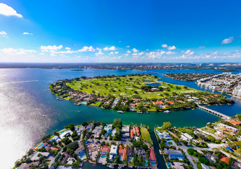 Photo Indian Creek Miami Beach islands golf course waterfront homes